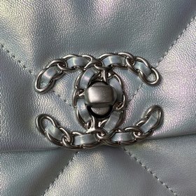 Chanel осень-зима 19. Сумка, сочетающая в себе все классические ч