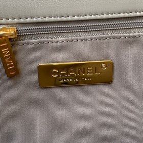 Chanel осень-зима 19. Сумка, сочетающая в себе все классические ч