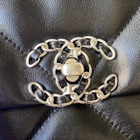 Chanel осень-зима 19. Сумка, сочетающая в себе все классические ч