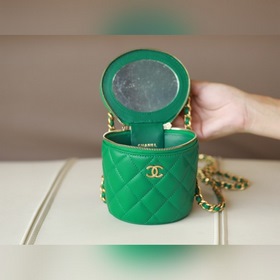 Chanel Маленькая сумка-бакет, зеленый Серия Chanel Maison de Cha