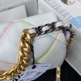 Chanel 19Bag – разноцветная градиентная сумка-подушка, сочетающая