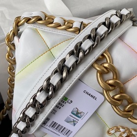 Chanel 19Bag – разноцветная градиентная сумка-подушка, сочетающая