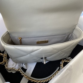 Chanel осень-зима 19： сумка, сочетающая в себе все классические ч