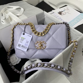Новая сумка Chanel 20-летия, сочетающая в себе все классические ч