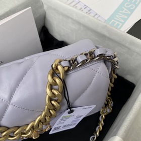 Новая сумка Chanel 20-летия, сочетающая в себе все классические ч