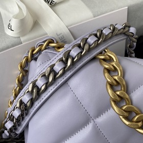 Новая сумка Chanel 20-летия, сочетающая в себе все классические ч