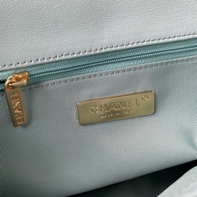 Новая сумка Chanel 20-летия, сочетающая в себе все классические ч