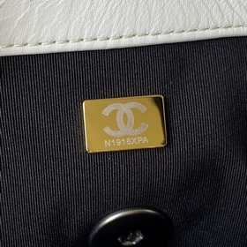 Chanel осень-зима 19. Сумка, сочетающая в себе все классические ч