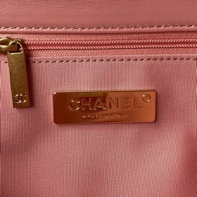 Chanel осень-зима 19. Сумка, сочетающая в себе все классические ч