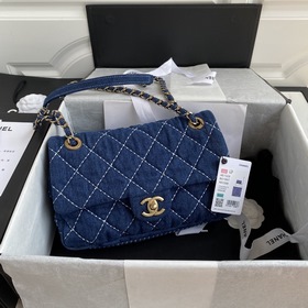 Джинсовая сумка Chanel, модель AS1328 Джинсовая сумка очень удоб