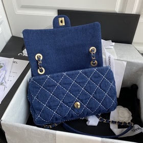 Джинсовая сумка Chanel, модель AS1328 Джинсовая сумка очень удоб