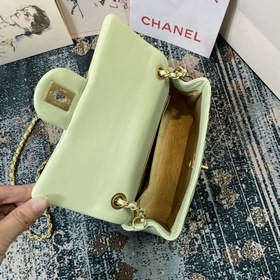 CHANEL Джинсовая сумка с металлическими шариками Серия Cha Denim 