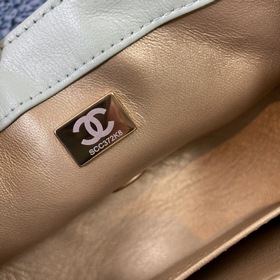 CHANEL Джинсовая сумка с металлическими шариками Серия Cha Denim 