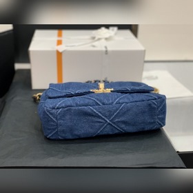Серия джинсовой ткани CHANEL Модель сумки «тофу»： AS1161 Маленька