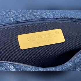 Серия джинсовой ткани CHANEL Модель сумки «тофу»： AS1161 Маленька
