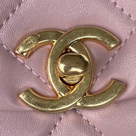 Chanel, модель AS3366, классическая сумка с ромбовидной крышкой. 
