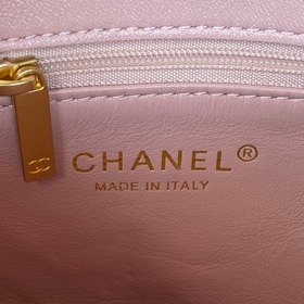 Chanel, модель AS3366, классическая сумка с ромбовидной крышкой. 