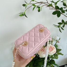Chanel, модель 9056, мини-сумочка с жемчужной цепочкой Увидев эту