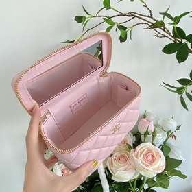 Chanel, модель 9056, мини-сумочка с жемчужной цепочкой Увидев эту