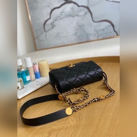 Классическая модель Chanel Square Fat 049950 Маленькая монетка Ch