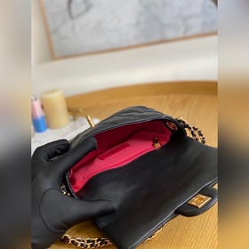 Классическая модель Chanel Square Fat 049950 Маленькая монетка Ch
