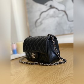 Chanel Классическая сумка серебряной застежкой из овечьей кожи, м