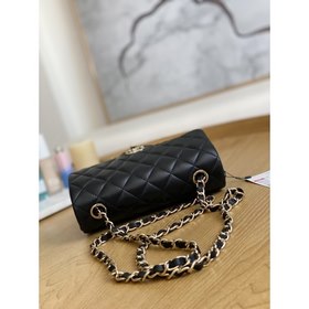 Chanel Классическая сумка с золотой пряжкой из овечьей кожи, моде