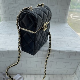 Новая весенняя и летняя коллекция сумок Chanel С зеркалом внутри,