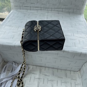 Новая весенняя и летняя коллекция сумок Chanel С зеркалом внутри,
