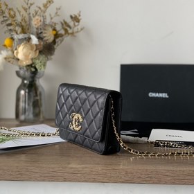 Новая модель сумочки CHANEL с цепочкой Логотип больше, чем у клас