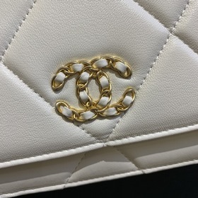 CHANEL Ручная сумка с двойным логотипом и ромбовидным узором Моде