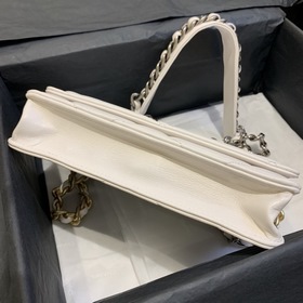 CHANEL Ручная сумка с двойным логотипом и ромбовидным узором Моде