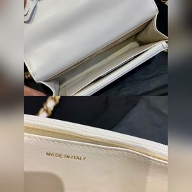 CHANEL Ручная сумка с двойным логотипом и ромбовидным узором Моде