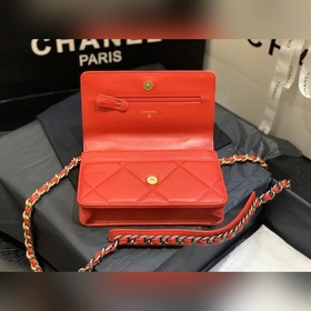 CHANEL Ручная сумка с двойным логотипом и ромбовидным узором Моде