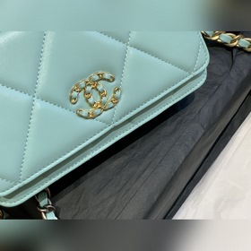 CHANEL Ручная сумка с двойным логотипом и ромбовидным узором Моде