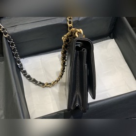 CHANEL Ручная сумка с двойным логотипом и ромбовидным узором Моде