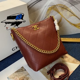 CHANEL Ретро-сумка из телячьей кожи с ромбовидным узором и ремешк