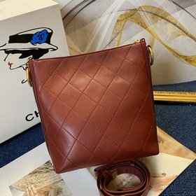 CHANEL Ретро-сумка из телячьей кожи с ромбовидным узором и ремешк