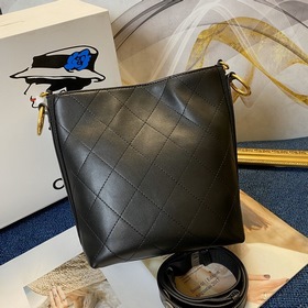 CHANEL Ретро-сумка из телячьей кожи с ромбовидным узором и ремешк
