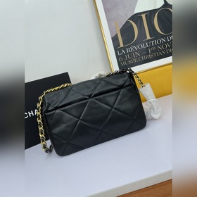 Chanel маленькая сумка из овечьей кожи с одним плечевым ремнем, м