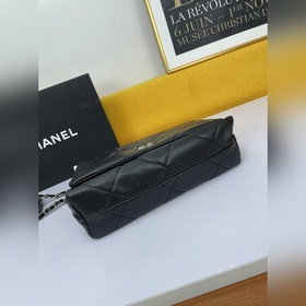 Chanel маленькая сумка из овечьей кожи через плечо, модель № 1819