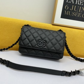 Сумка Chanel с цепочкой и узором виде шариков, модель Woc, номер