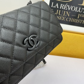 Сумка Chanel с цепочкой и узором виде шариков, модель Woc, номер 