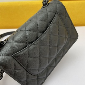 Сумка Chanel с цепочкой и узором виде шариков, модель Woc, номер 