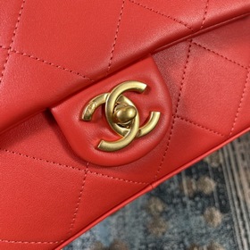 Новая сумка Chanel с крышкой Модель AS2842 Новая сумка Chanel с 