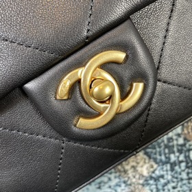 Новая сумка Chanel с крышкой Модель AS2842 Новая сумка Chanel с 