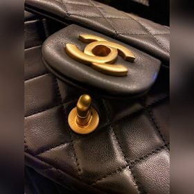 CHANEL Золотой шарик  Сумка через плечо Поддерживает глобальную 