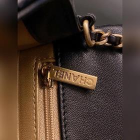 CHANEL Золотой шарик  Сумка через плечо Поддерживает глобальную 