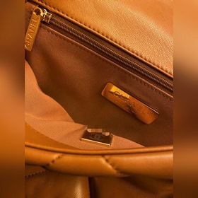 CHANEL 19 серия, карамельный, маленький  Поддерживается глобальн