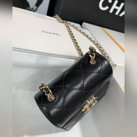 Chane l22 Новая сумка-коробка через плечо Это модель, которая, не